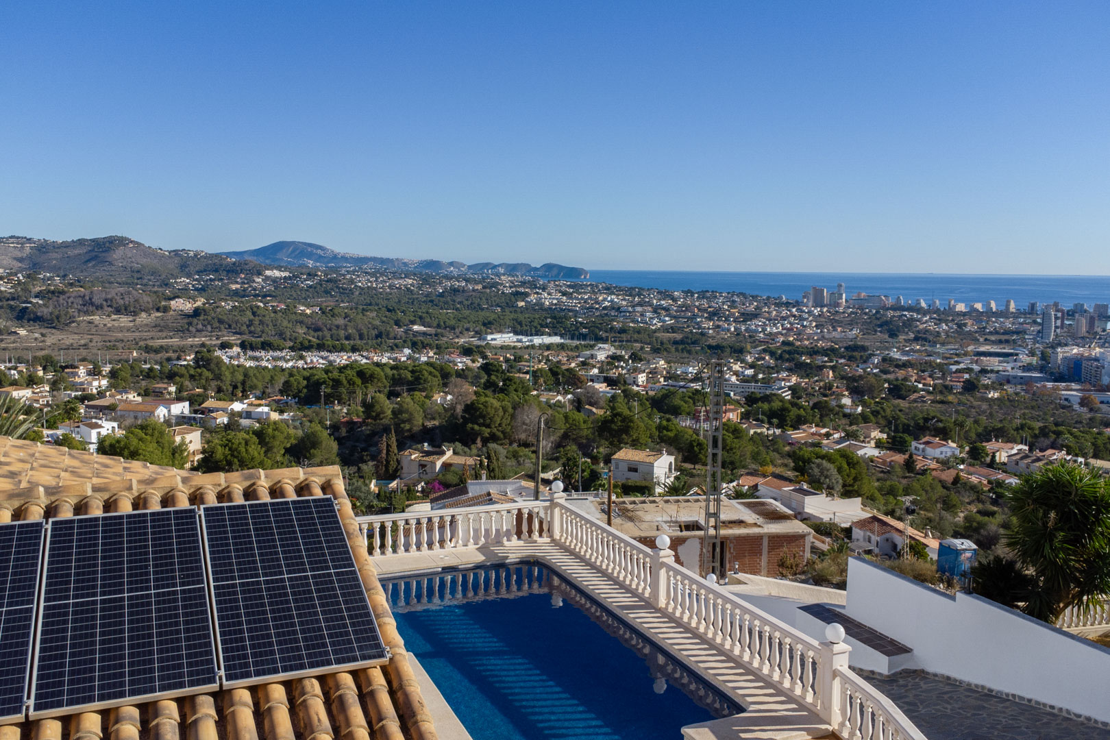 C4XY4596CAL Villa met gastenverblijf en panoramisch zeezicht te koop in Oltamar,  Calpe