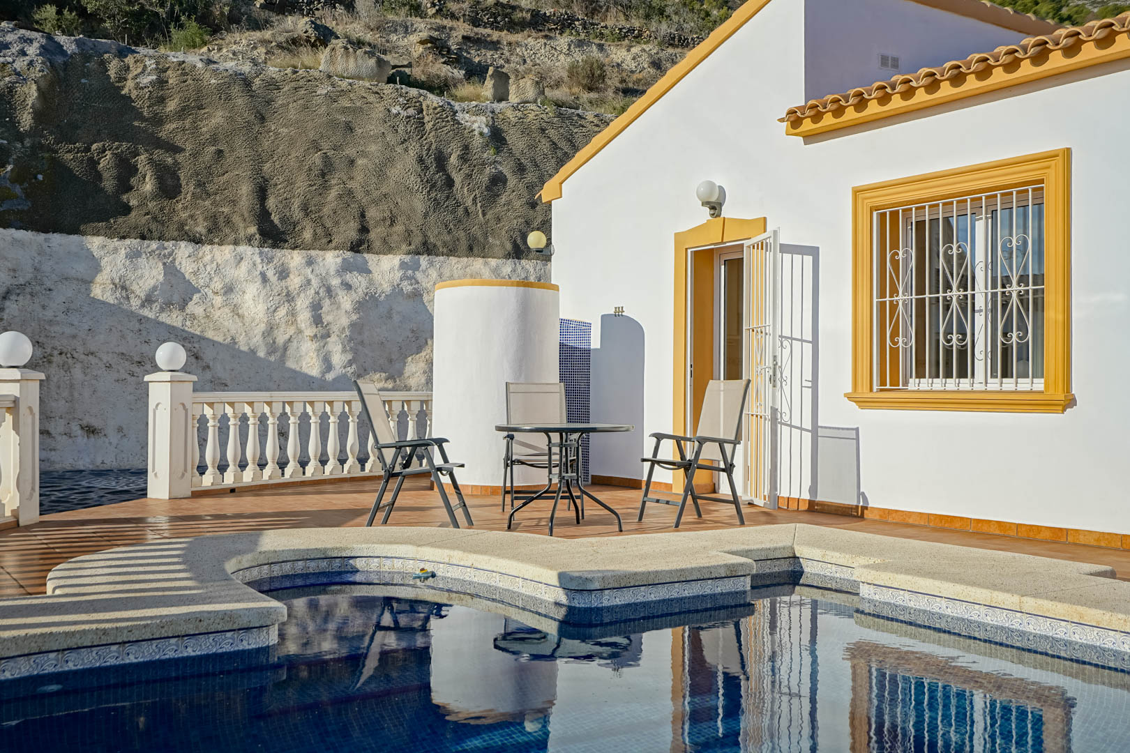 C4XY4596CAL Villa met gastenverblijf en panoramisch zeezicht te koop in Oltamar,  Calpe
