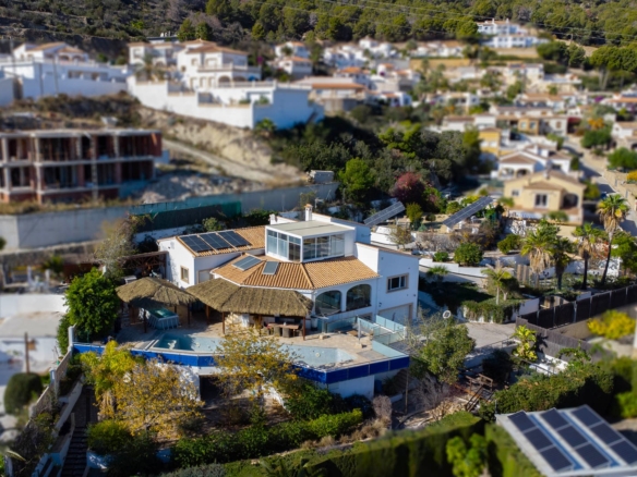 4597CAL Ruime villa met panoramisch zeezicht te koop in Calpe