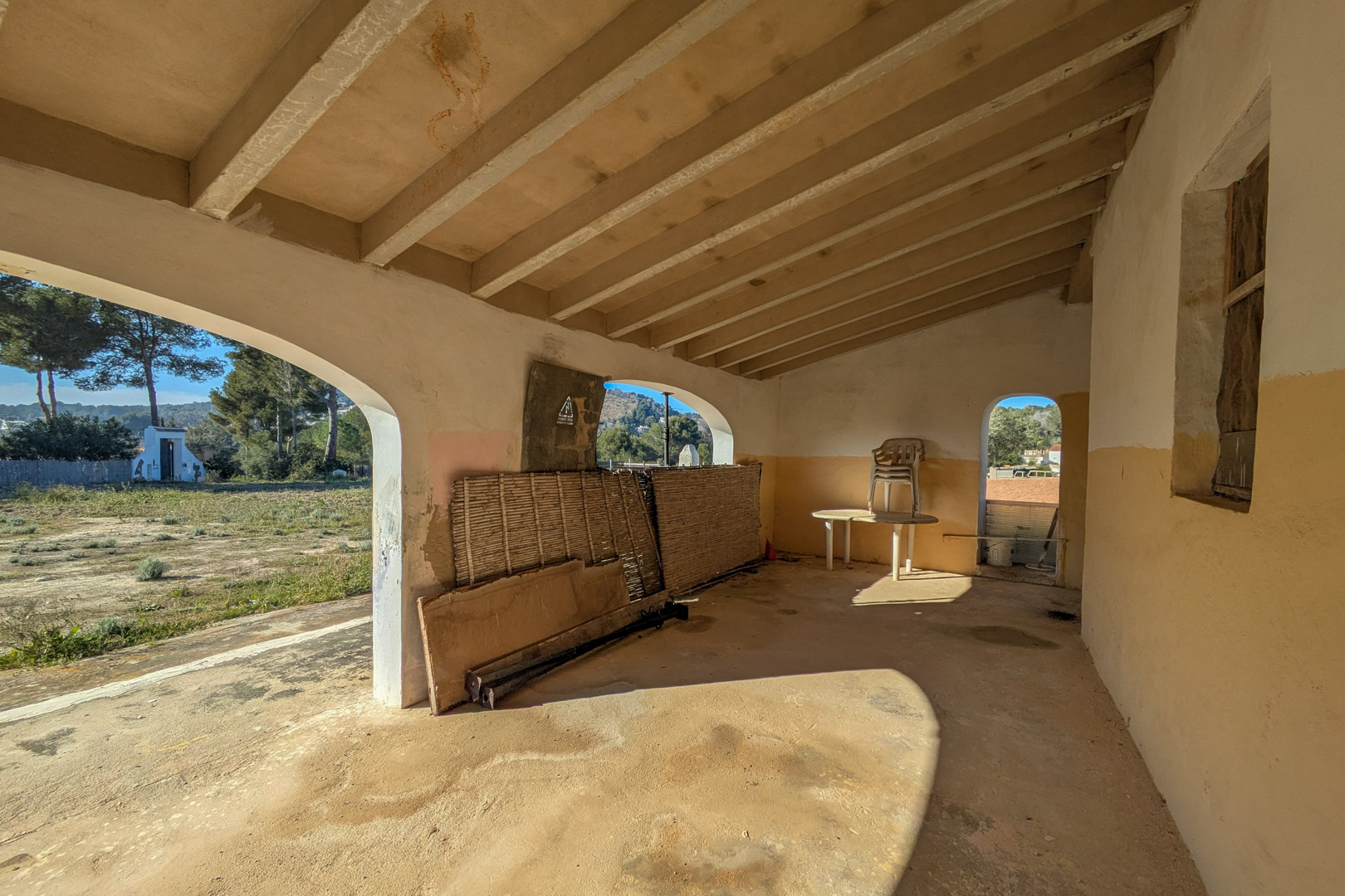 4628JAV Traditionele finca met bijhorende grondstukken te koop in Pinosol-Las Laderas, Jávea