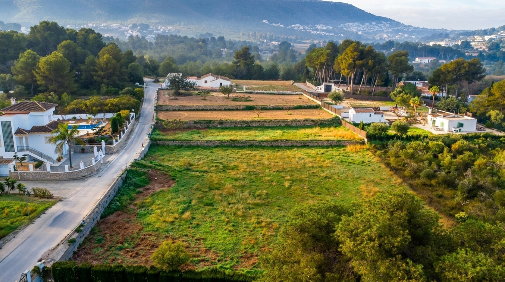 4628JAV Traditionele finca met bijhorende grondstukken te koop in Pinosol-Las Laderas, Jávea