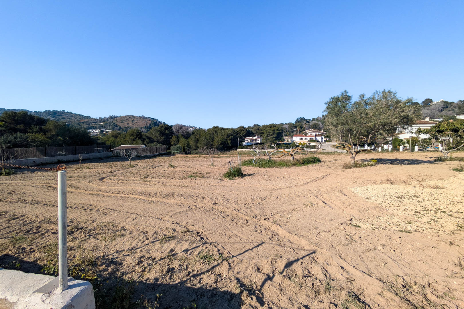 4628JAV Traditionele finca met bijhorende grondstukken te koop in Pinosol-Las Laderas, Jávea