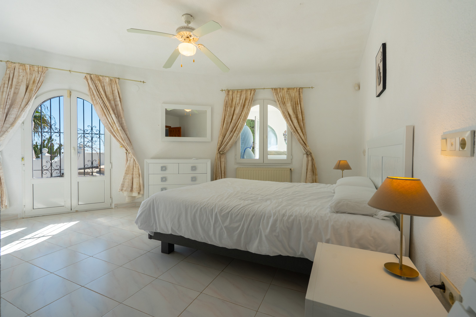 C4XY4635BELL Ruime villa met panoramisch zeezicht te koop in Cumbre del Sol, Benitachell