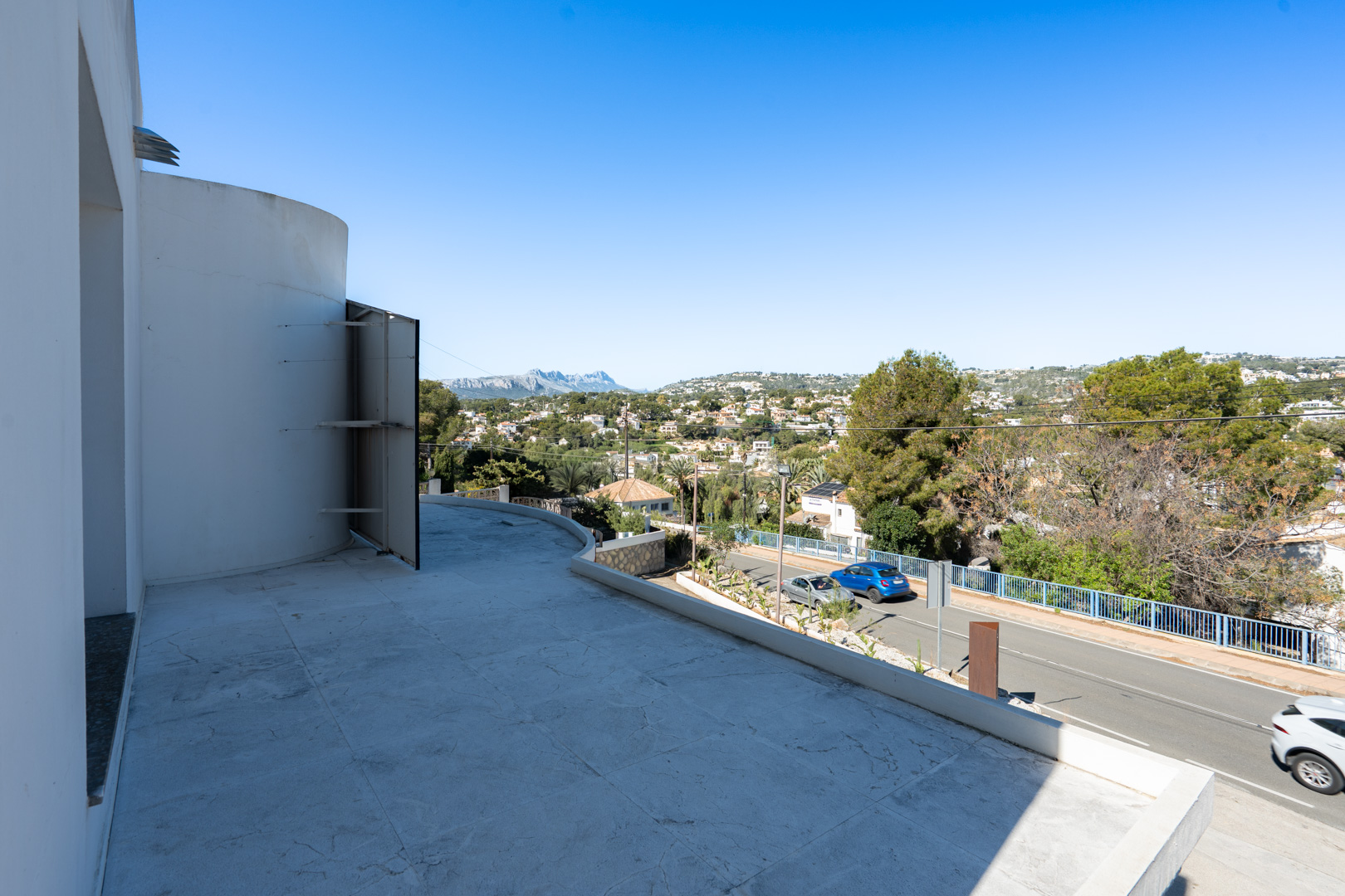 4636BEN_057 C4XY4636BEN Ruim commercieel pand met woning te koop in Moraira-Benissa