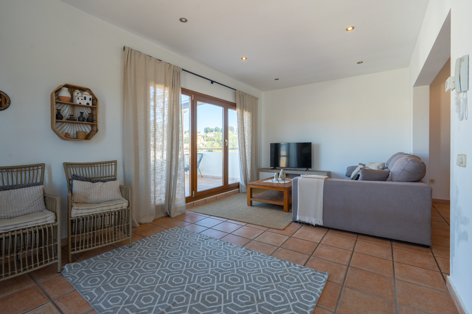 4636BEN_068 C4XY4636BEN Ruim commercieel pand met woning te koop in Moraira-Benissa
