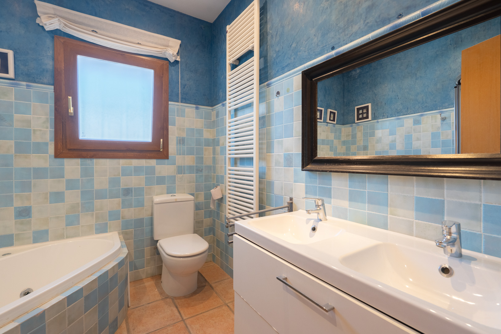 4636BEN_086 C4XY4636BEN Ruim commercieel pand met woning te koop in Moraira-Benissa