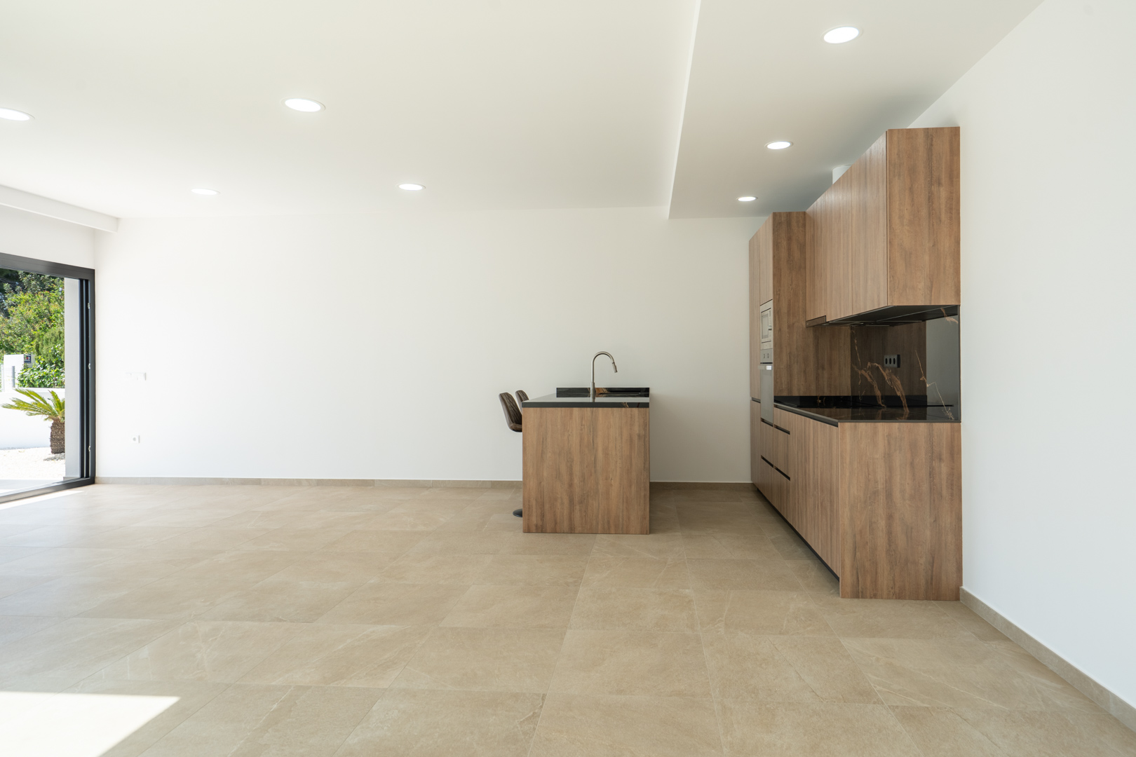 4644BEN Nieuwbouw villa met zeezicht op vlak grondstuk van 1715 m2 te koop in La Fustera, Benissa