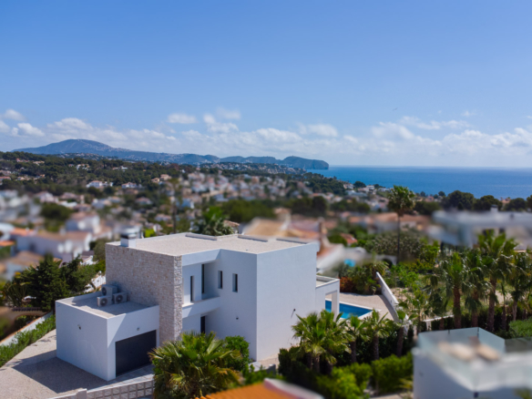 4644BEN Nieuwbouw villa met zeezicht op vlak grondstuk van 1715 m2 te koop in La Fustera, Benissa