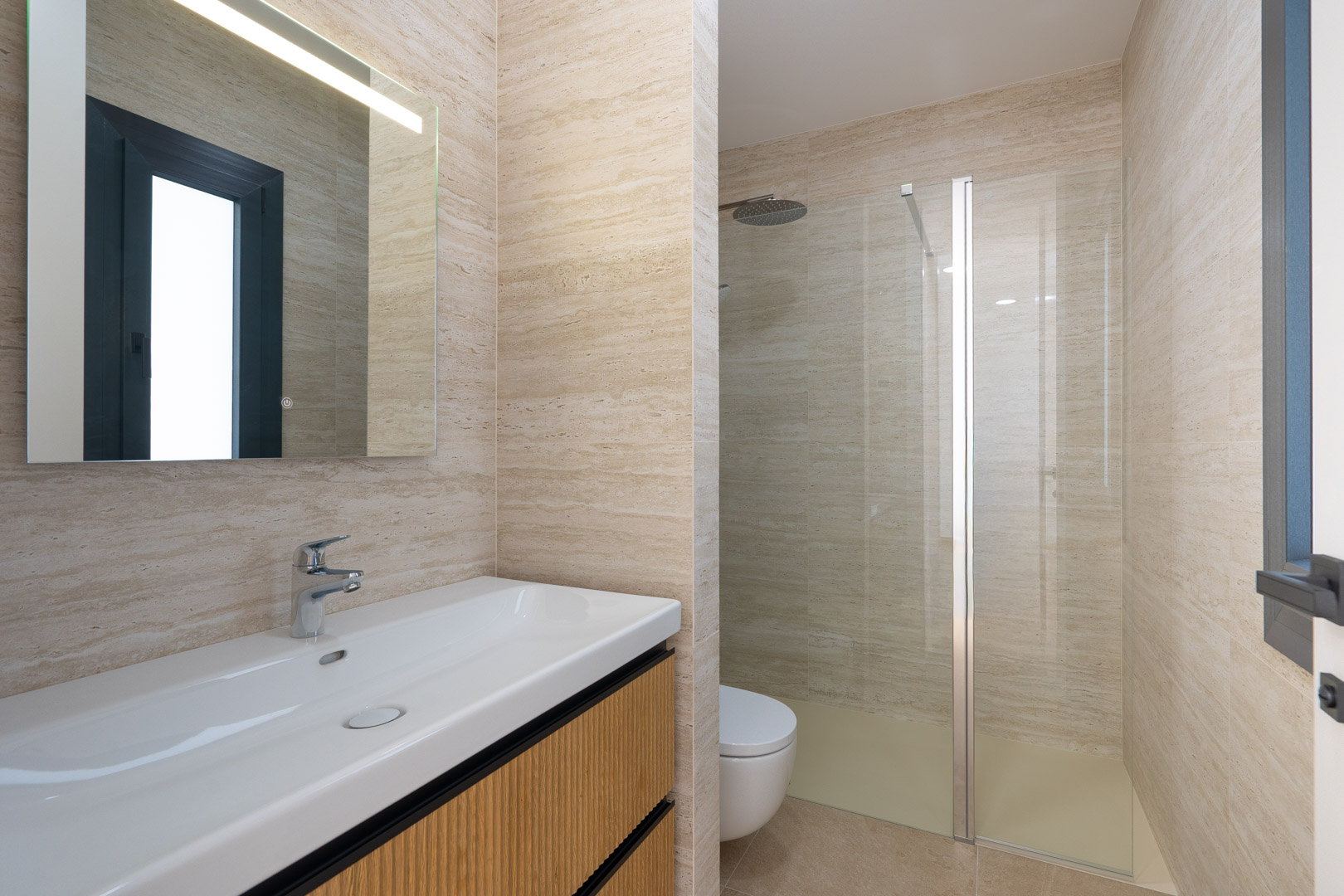 4644BEN Nieuwbouw villa met zeezicht op vlak grondstuk van 1715 m2 te koop in La Fustera, Benissa