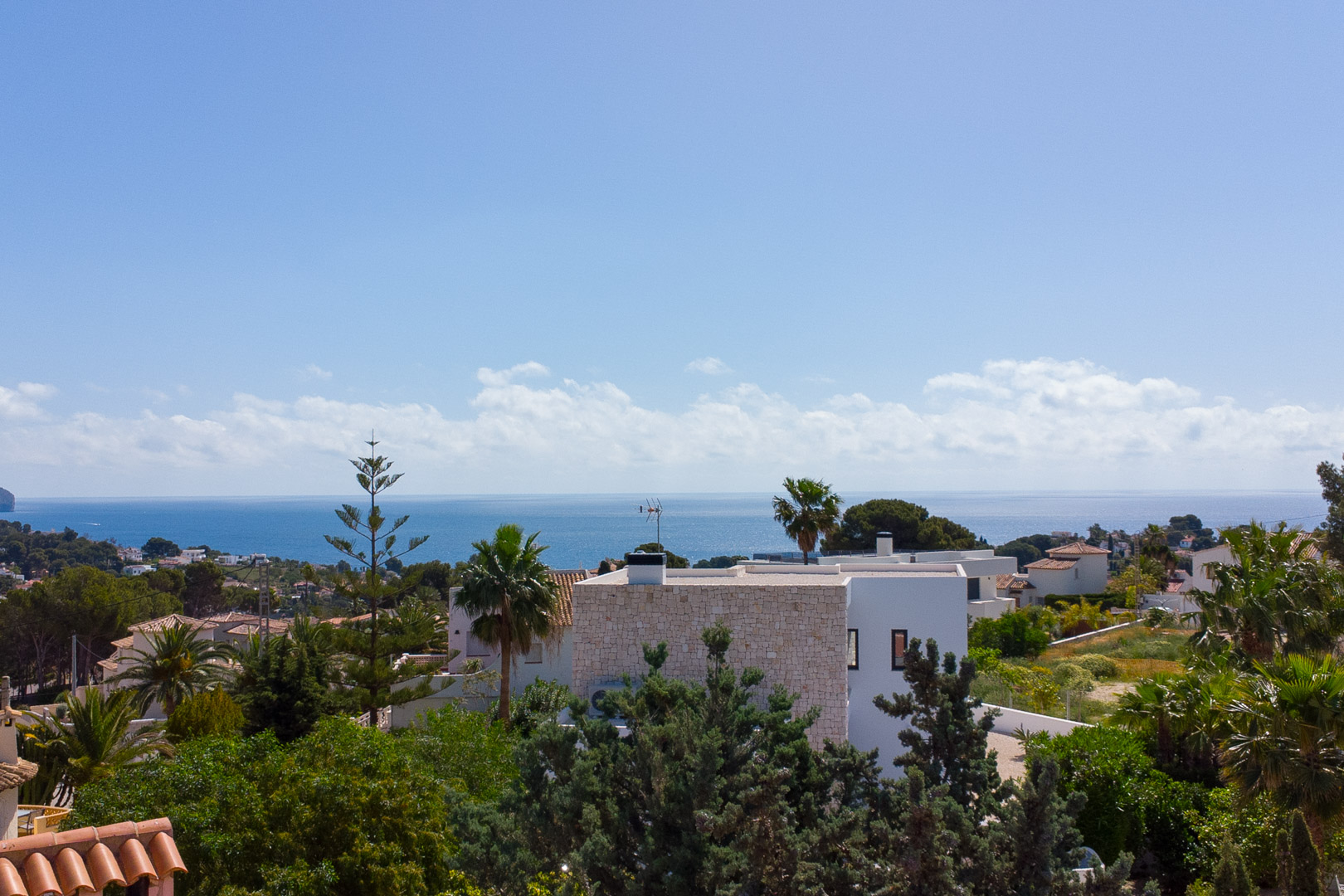 4644BEN Nieuwbouw villa met zeezicht op vlak grondstuk van 1715 m2 te koop in La Fustera, Benissa