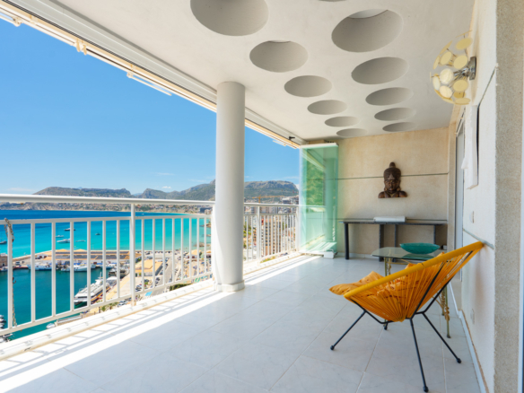 C4XY4655CAL Eerstelijns penthouse met panoramisch zeezicht te koop in de haven van Calpe