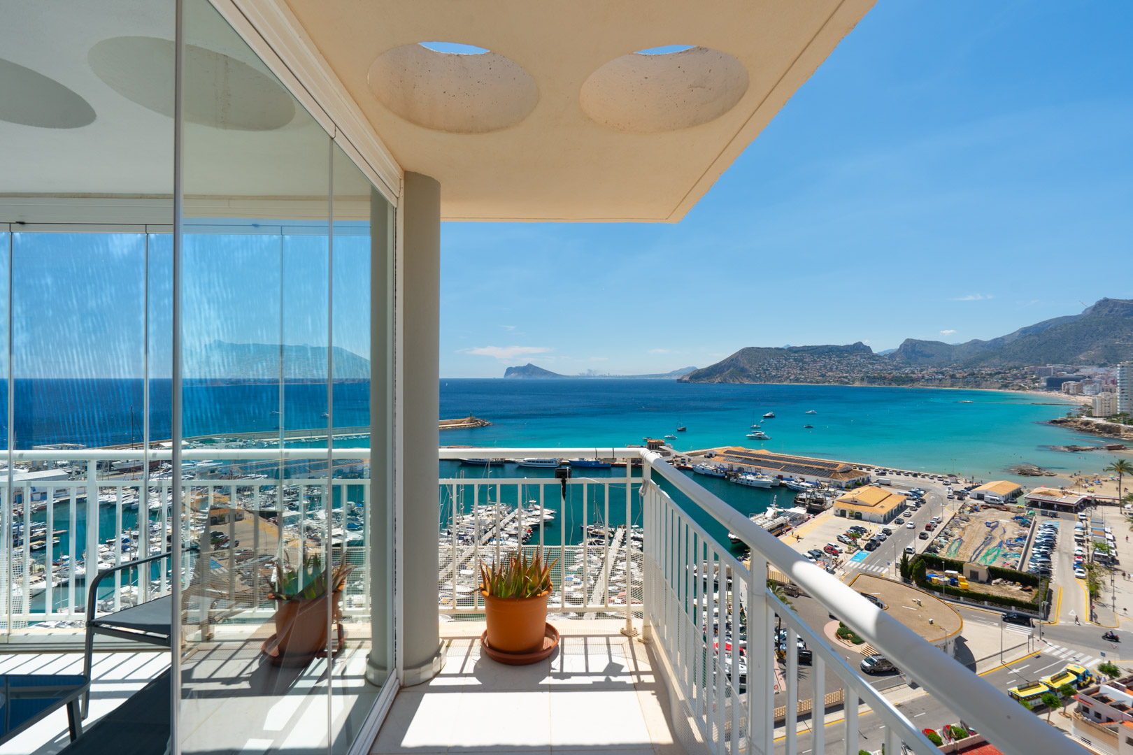 C4XY4656CAL Eerstelijns penthouse met zeezicht te koop op 200 m van het strand in Calpe