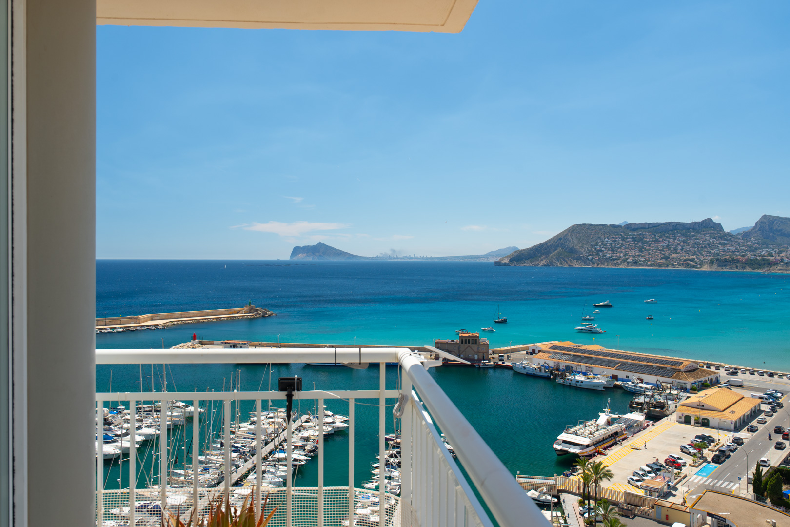 C4XY4656CAL Eerstelijns penthouse met zeezicht te koop op 200 m van het strand in Calpe