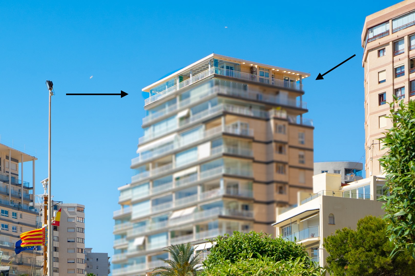 C4XY45657CAL Twee aangrenzende eerstelijns penthouses met panoramisch zeezicht en mogelijkheid tot unificatie te koop in Calpe