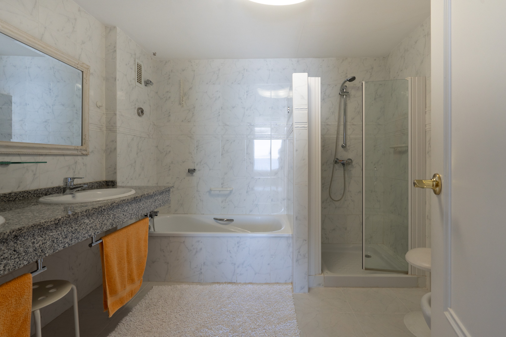 C4XY45657CAL Twee aangrenzende eerstelijns penthouses met panoramisch zeezicht en mogelijkheid tot unificatie te koop in Calpe