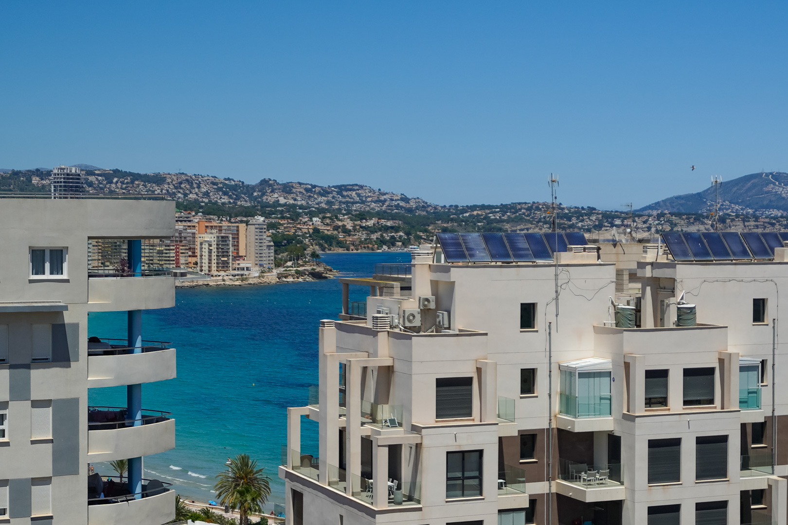 C4XY45657CAL Twee aangrenzende eerstelijns penthouses met panoramisch zeezicht en mogelijkheid tot unificatie te koop in Calpe