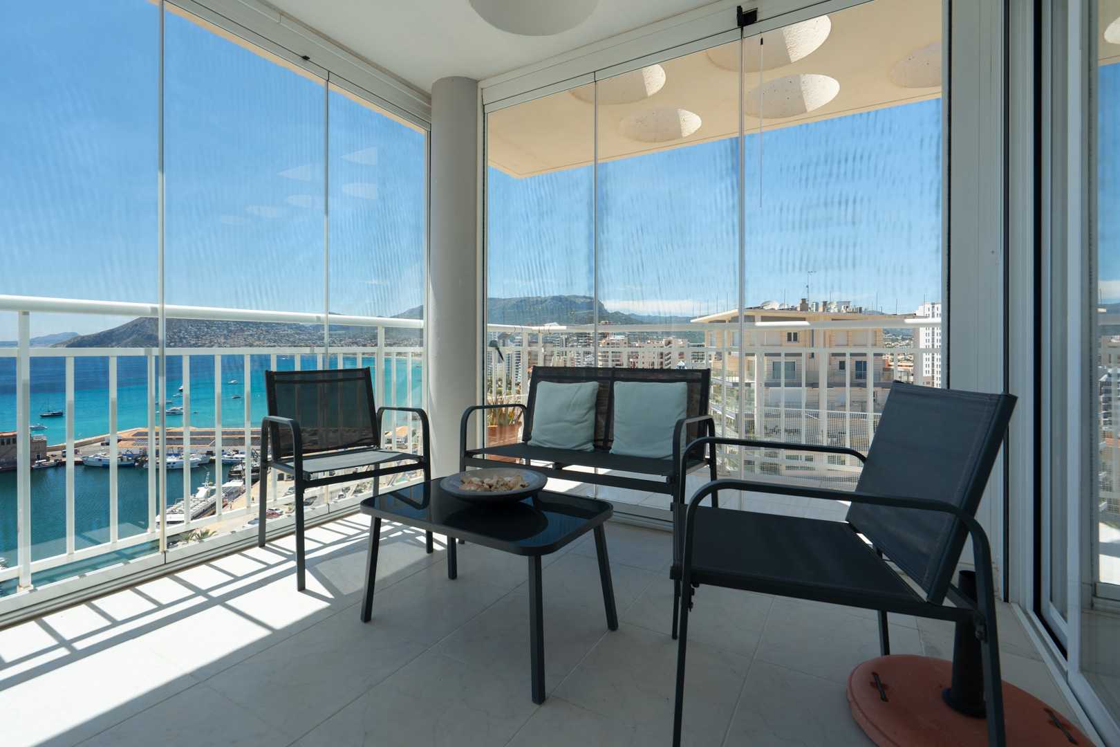 C4XY45657CAL Twee aangrenzende eerstelijns penthouses met panoramisch zeezicht en mogelijkheid tot unificatie te koop in Calpe