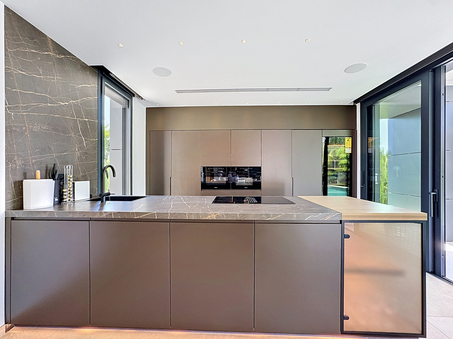 C3XY7123CAL Luxe villa met uitzicht op zee te koop in Calpe