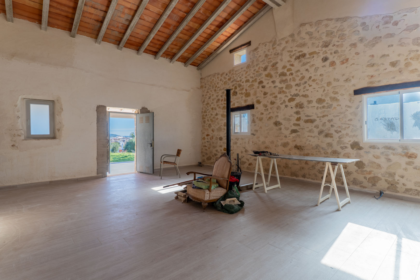 8320GAT Villa, momenteel in renovatie en in mediterrane stijl, te koop in Gata de Gorgos.