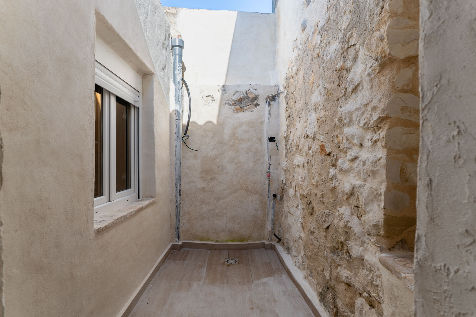 8320GAT Villa, momenteel in renovatie en in mediterrane stijl, te koop in Gata de Gorgos.