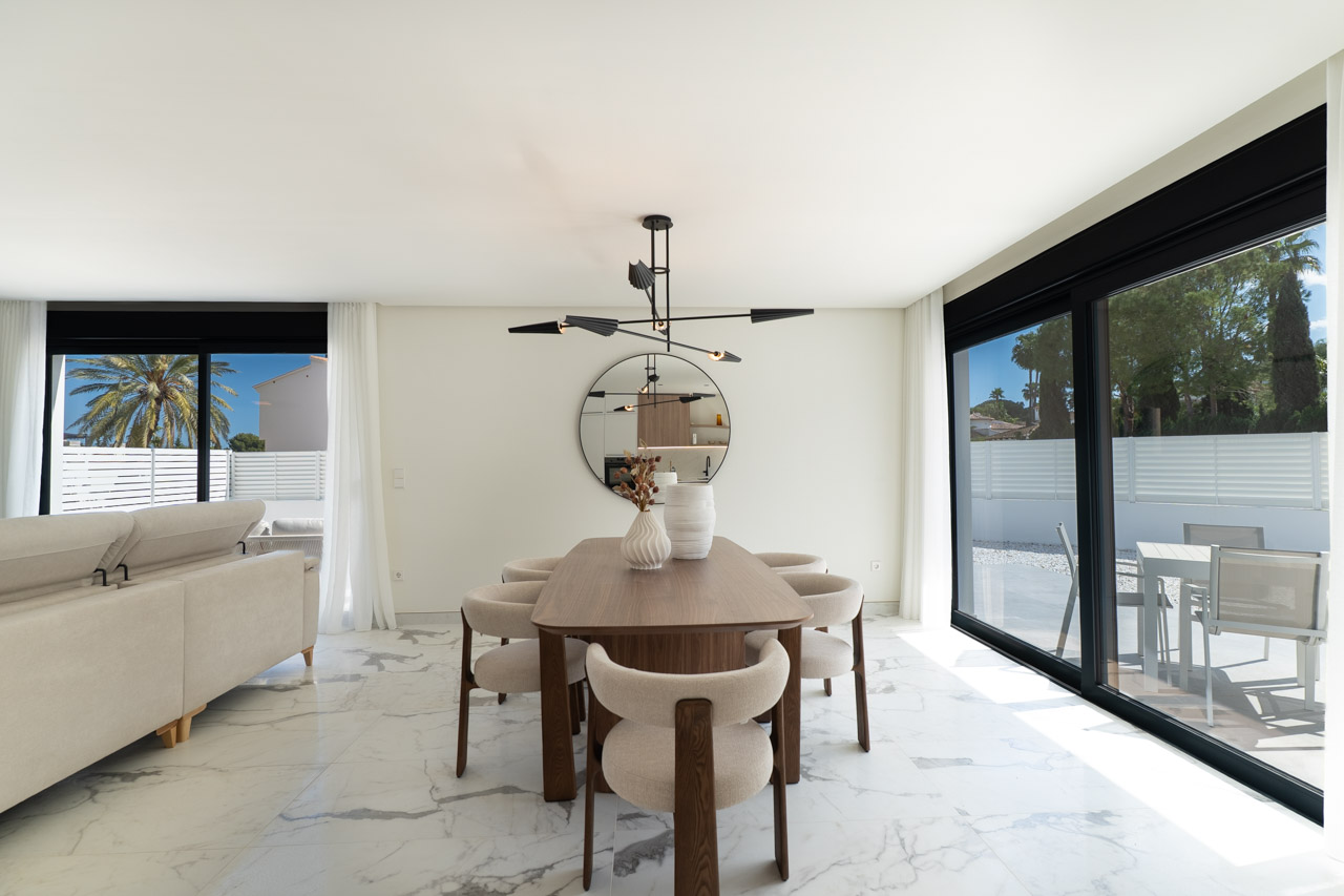 8327DEN Moderne villa te koop in Denia.