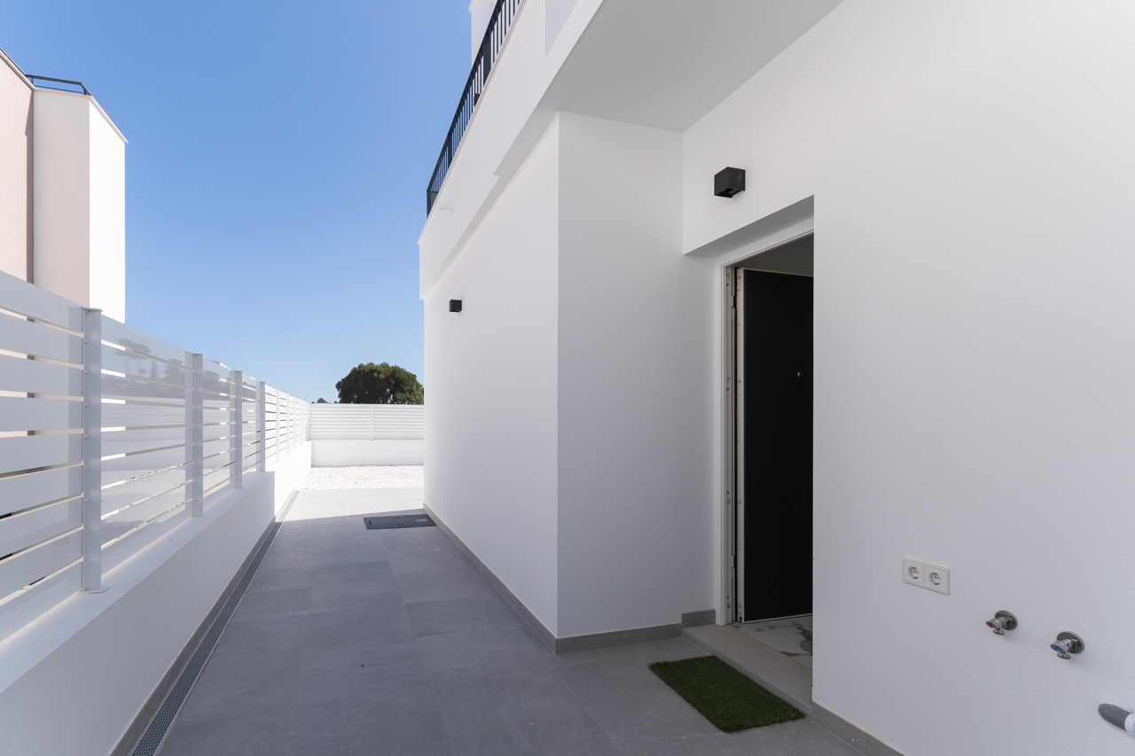 8327DEN Moderne villa te koop in Denia.
