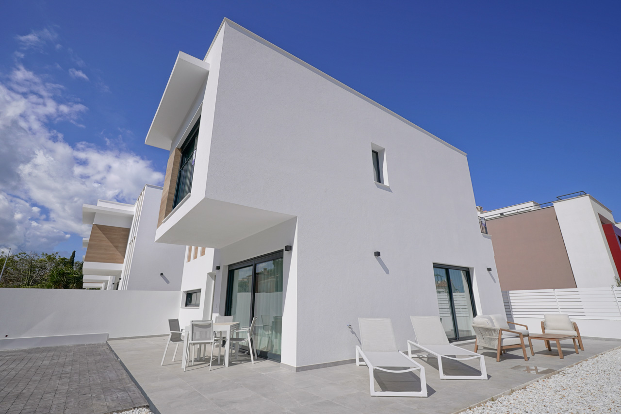 8327DEN Moderne villa te koop in Denia.