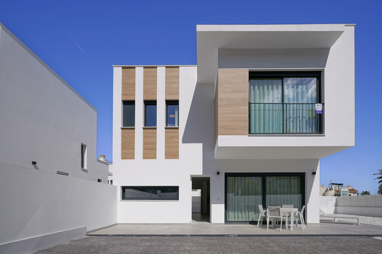 8327DEN Moderne villa te koop in Denia.
