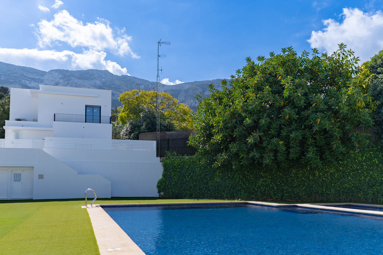 8327DEN Moderne villa te koop in Denia.