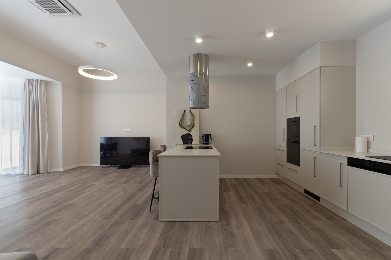 8329CAL Moderne villa, nog af te werken, te koop in Calpe.