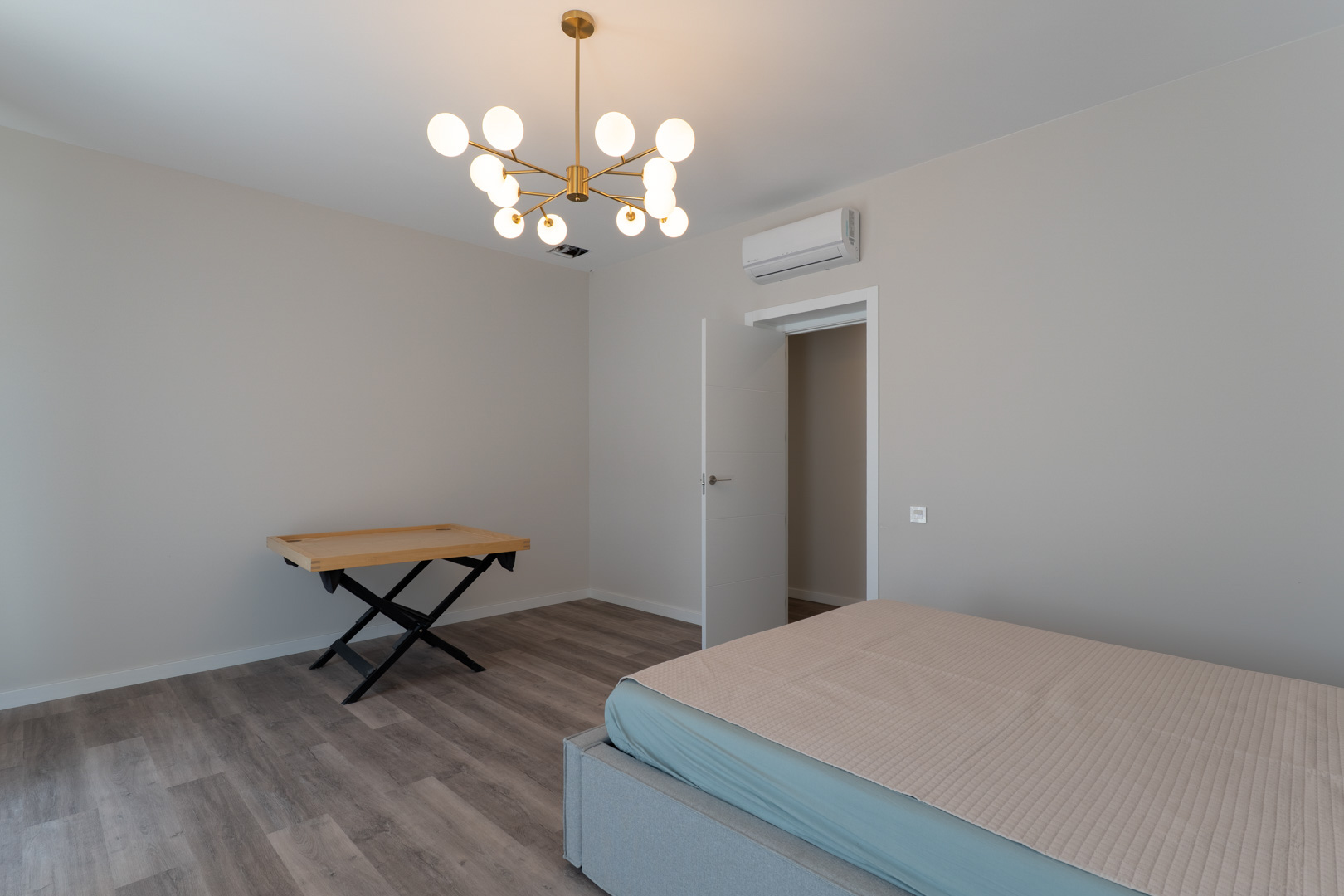 8329CAL Moderne villa, nog af te werken, te koop in Calpe.