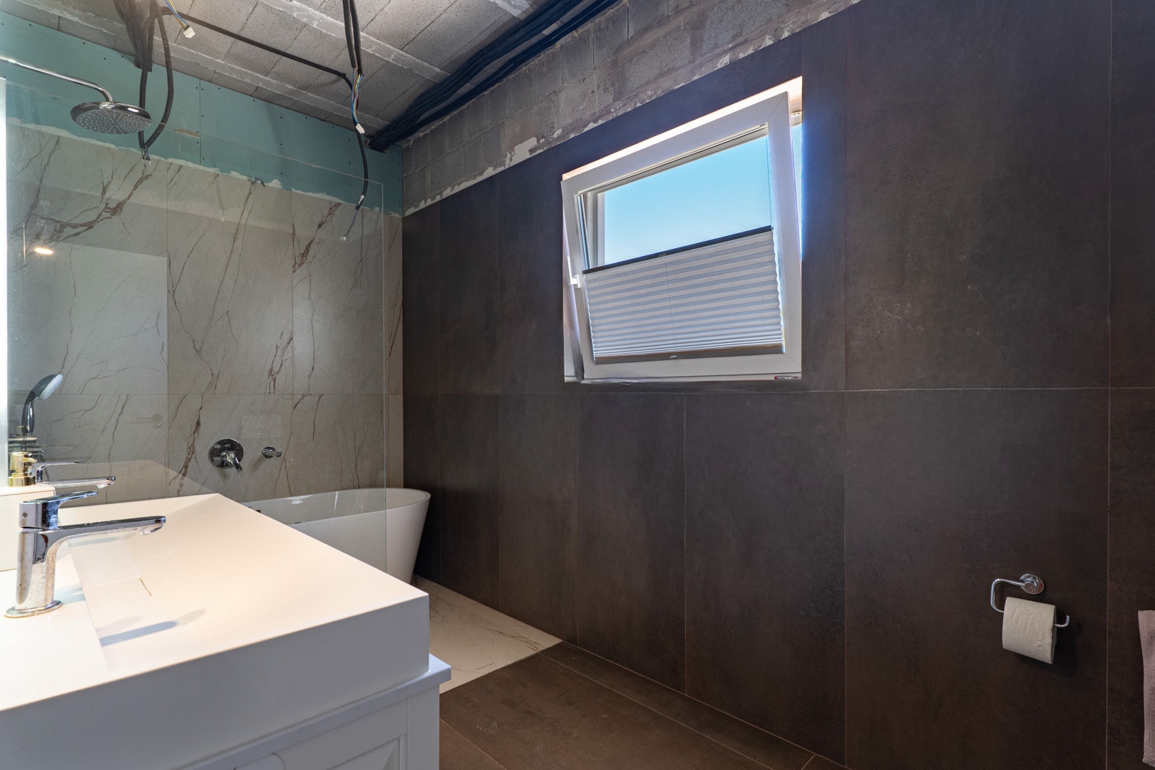 8329CAL Moderne villa, nog af te werken, te koop in Calpe.