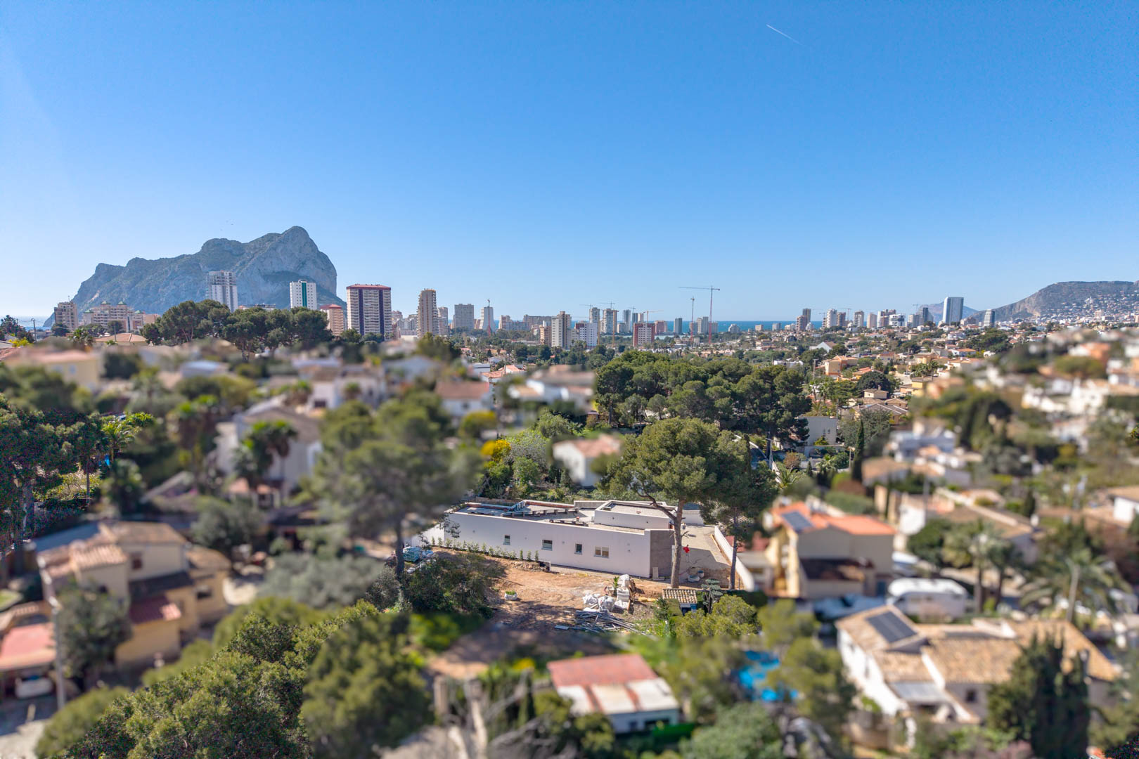 8329CAL Moderne villa, nog af te werken, te koop in Calpe.