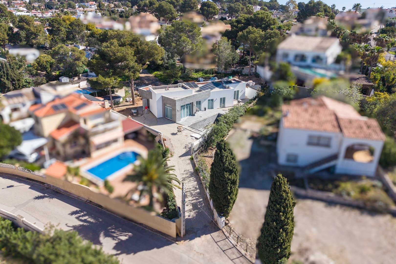 8329CAL Moderne villa, nog af te werken, te koop in Calpe.