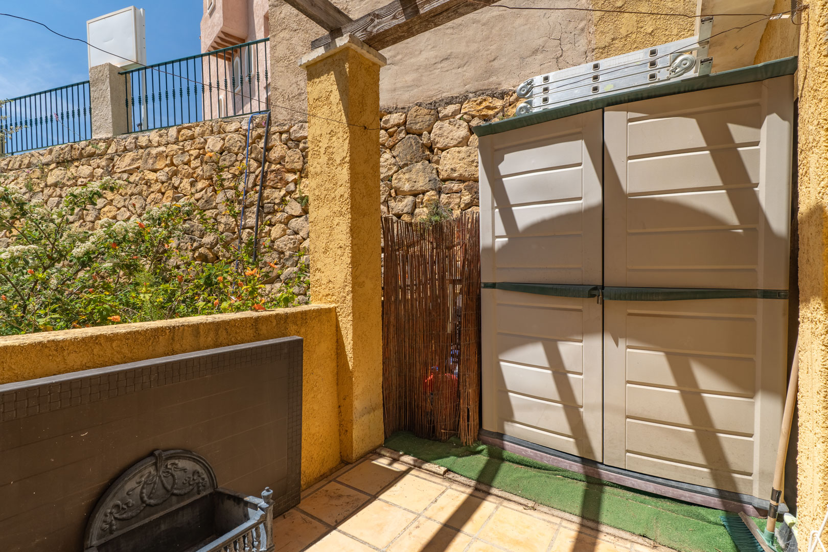 8335ALT_036 C4XY8335ALT Geschakelde woning met zeezicht te koop in Altea Hills