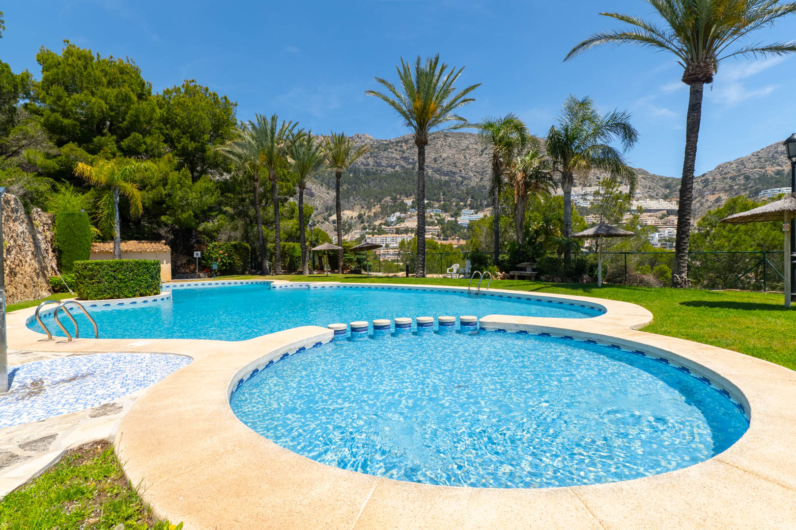 8335ALT_06 C4XY8335ALT Geschakelde woning met zeezicht te koop in Altea Hills