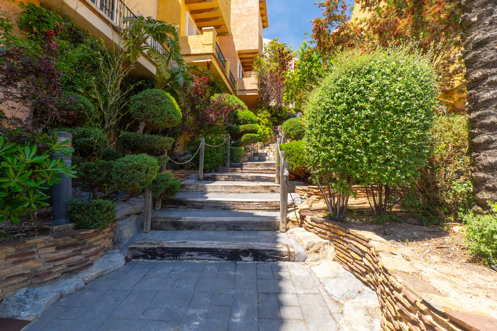 8335ALT_065 C4XY8335ALT Geschakelde woning met zeezicht te koop in Altea Hills