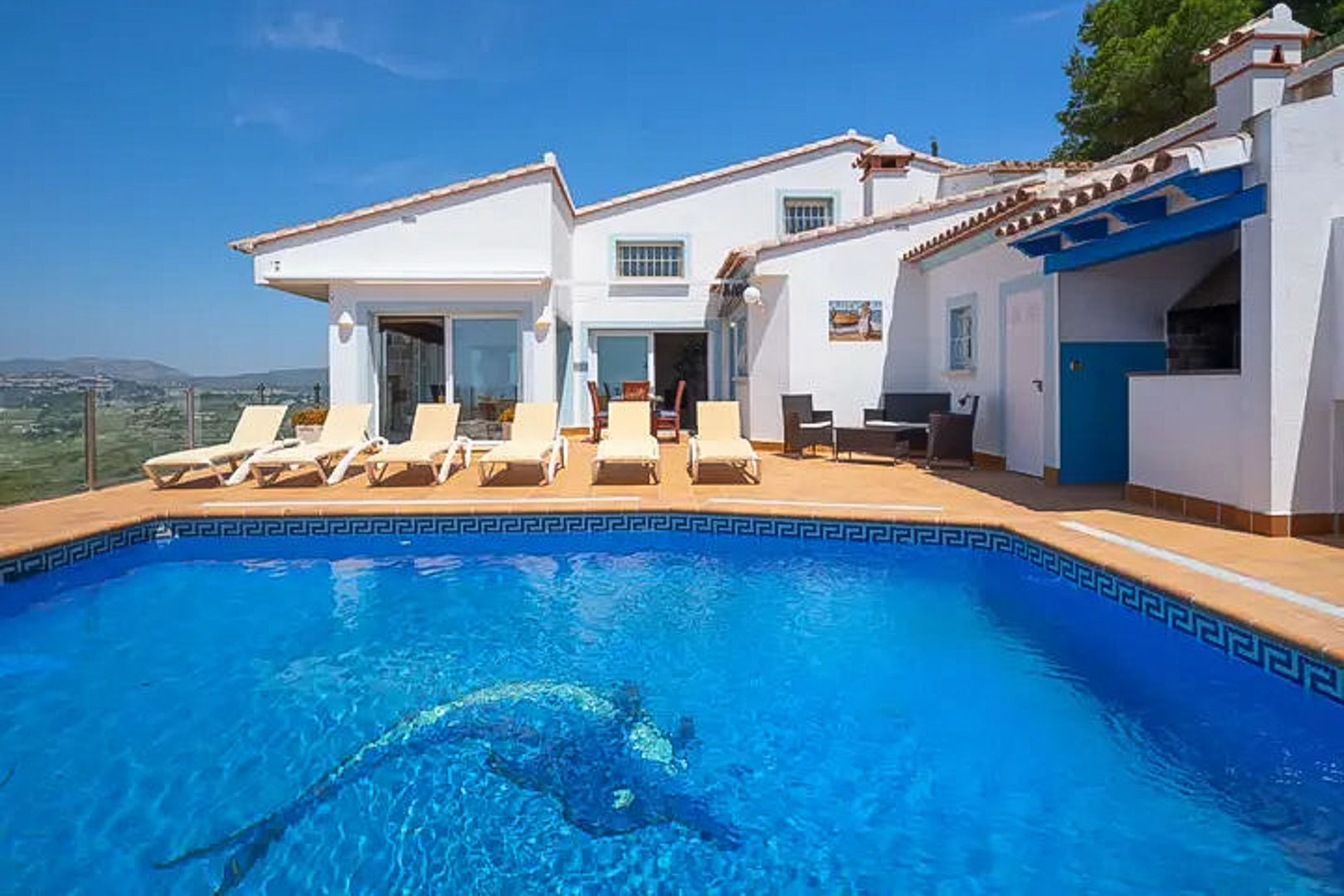 9001MOR-5 9001MOR Villa met zwembad en zeezicht te koop in Moraira.