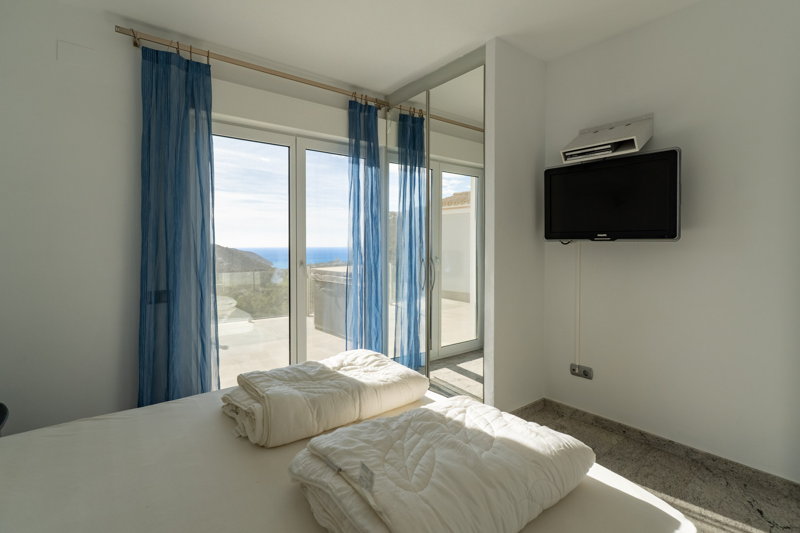 9005MOR-22 9005MOR Moderne villa met spectaculair zeezicht te koop in Moraira.