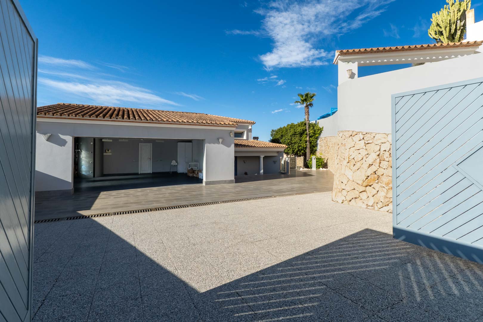 9005MOR-3 9005MOR Moderne villa met spectaculair zeezicht te koop in Moraira.