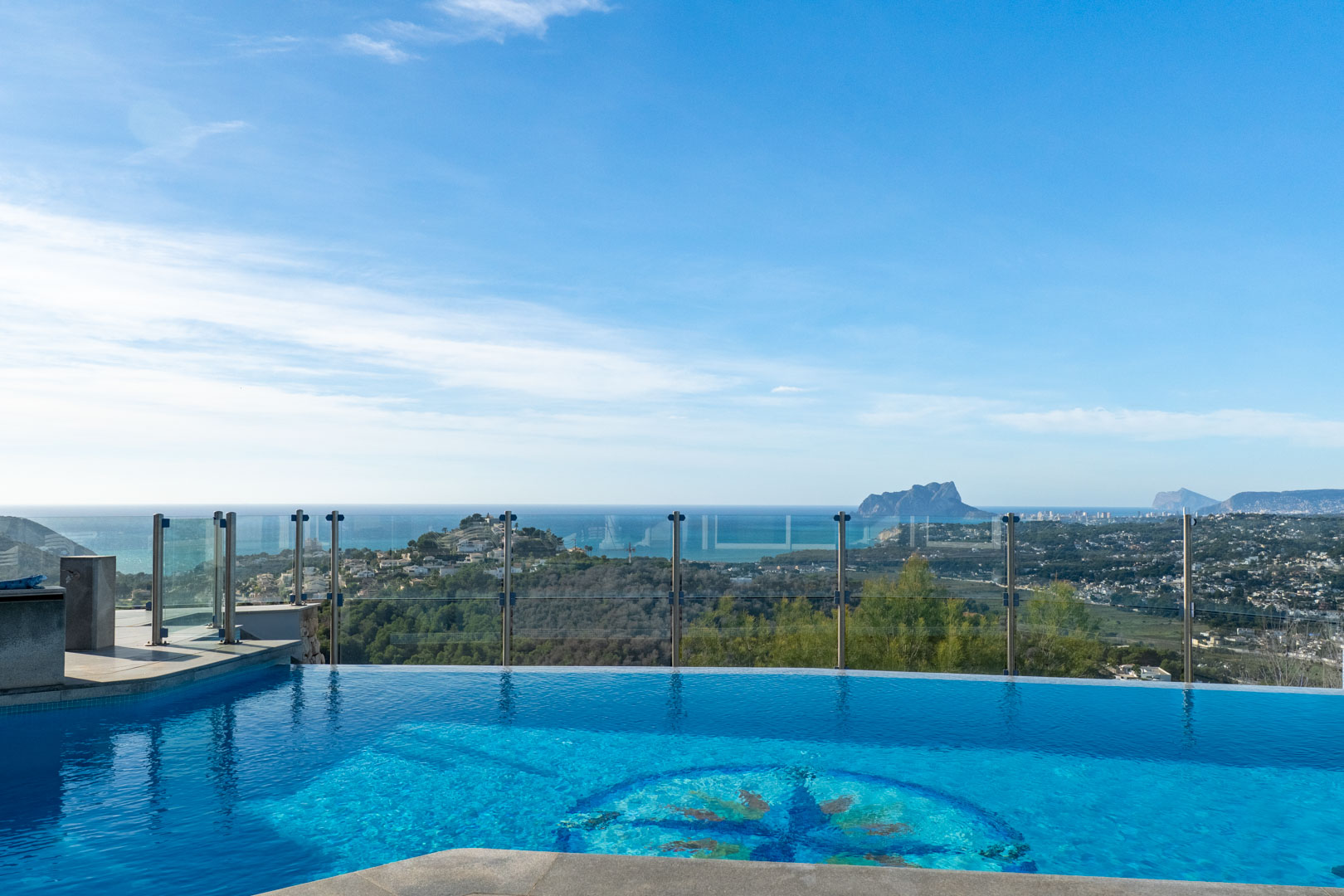 9005MOR-31 9005MOR Moderne villa met spectaculair zeezicht te koop in Moraira.