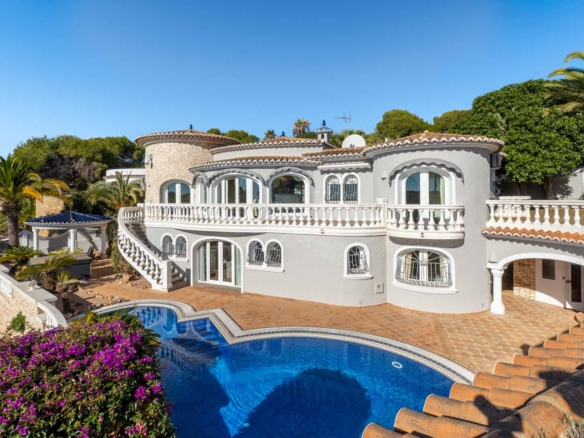 9006BEN Mediterrane villa met panoramisch uitzicht op zee te koop in Benissa.
