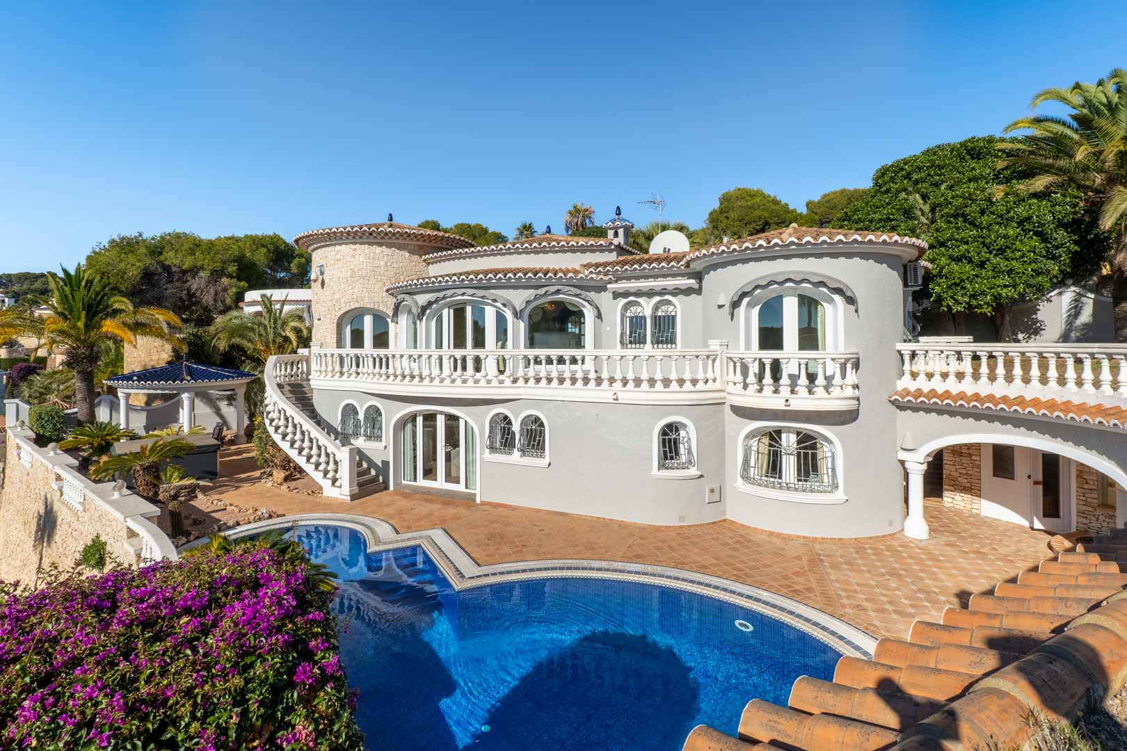 9006BEN Mediterrane villa met panoramisch uitzicht op zee te koop in Benissa.