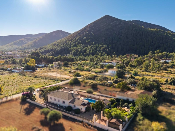 9007JAL Villa in mediterrane stijl te koop in Jalón.