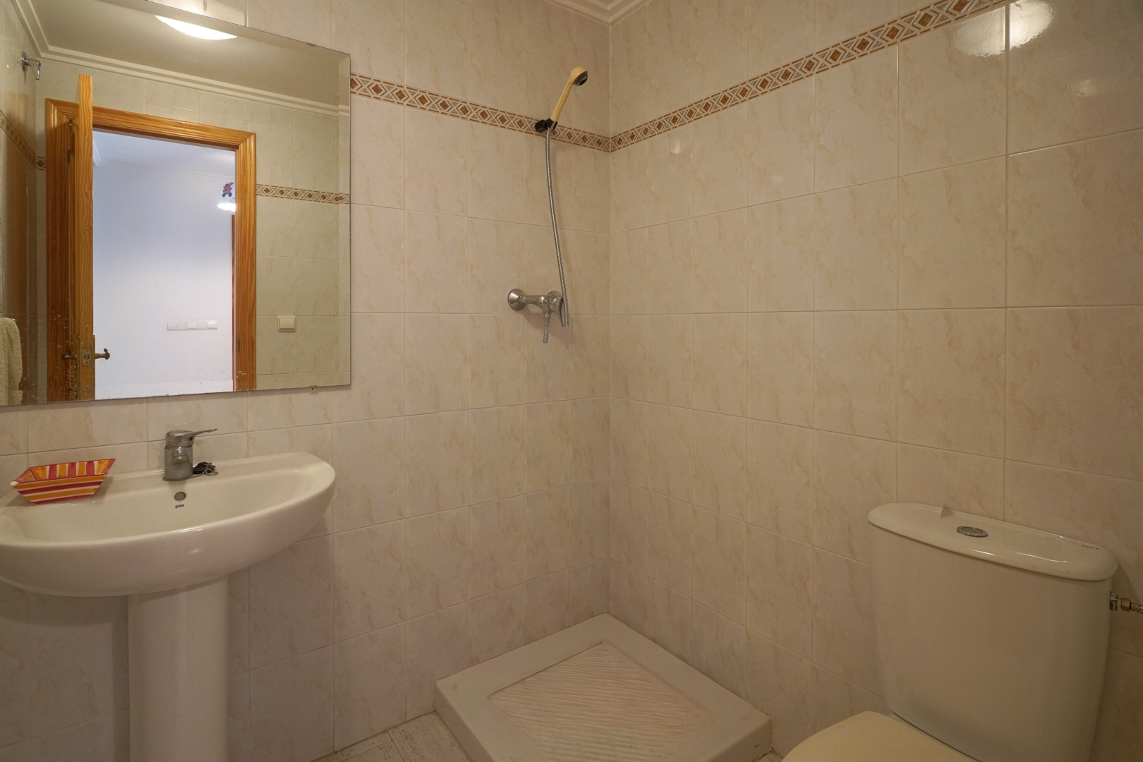9008XAR Drie verdiepingen tellende halfvrijstaande woning te koop in La Xara.