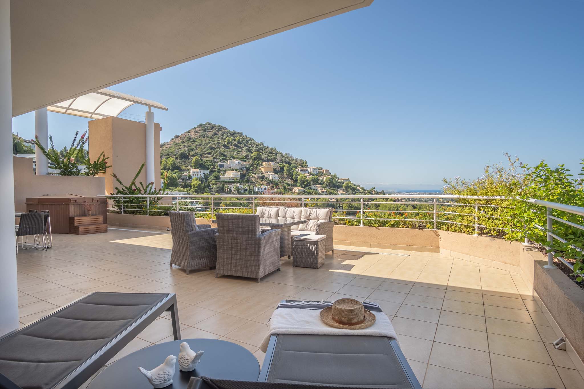 9010PED Appartement met panoramisch uitzicht op zee te koop in La Sella, Pedreguer.