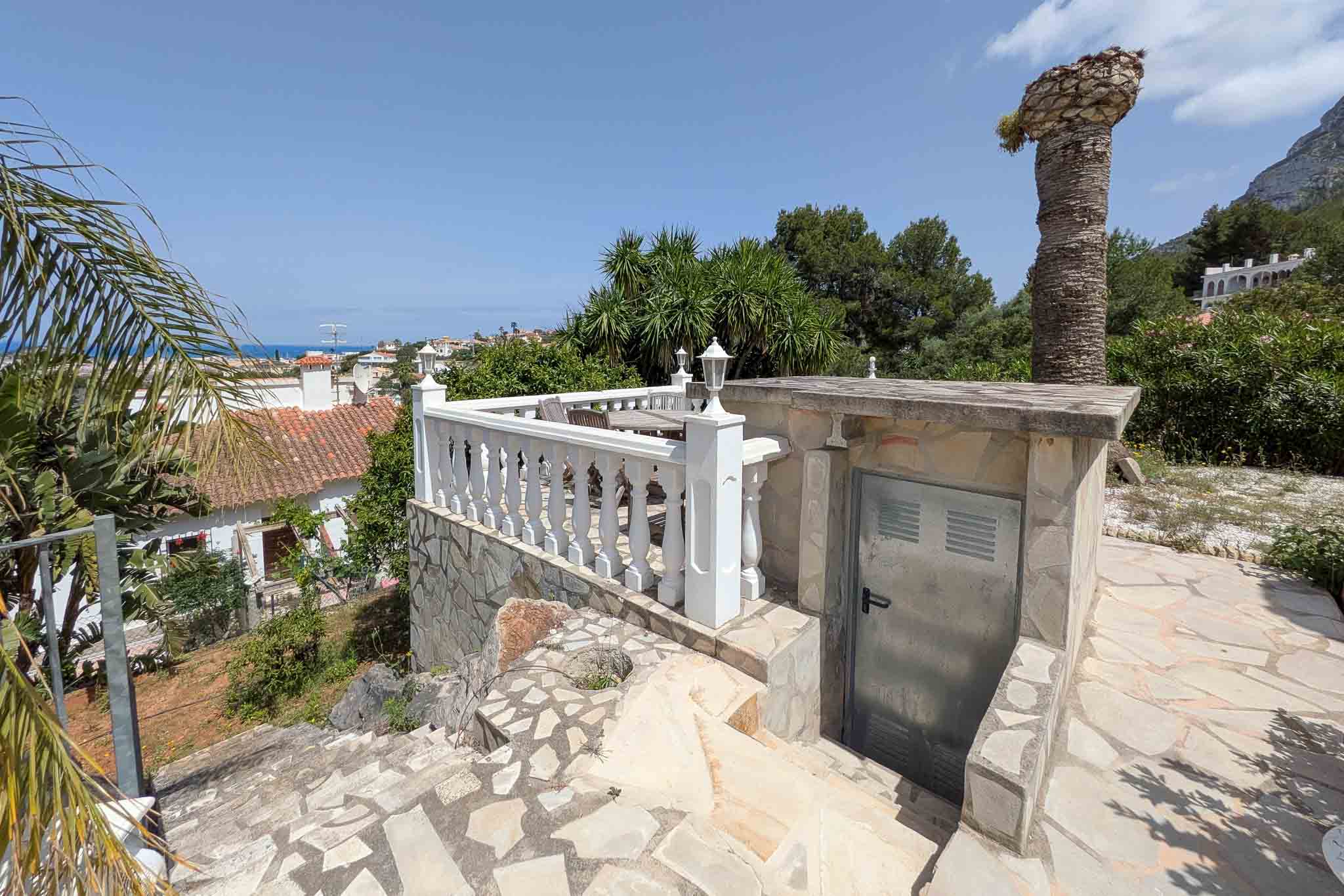 C4XY8333DEN-40 C4XY8333DEN Villa met zwembad en panoramisch uitzicht op zee te koop in Denia.