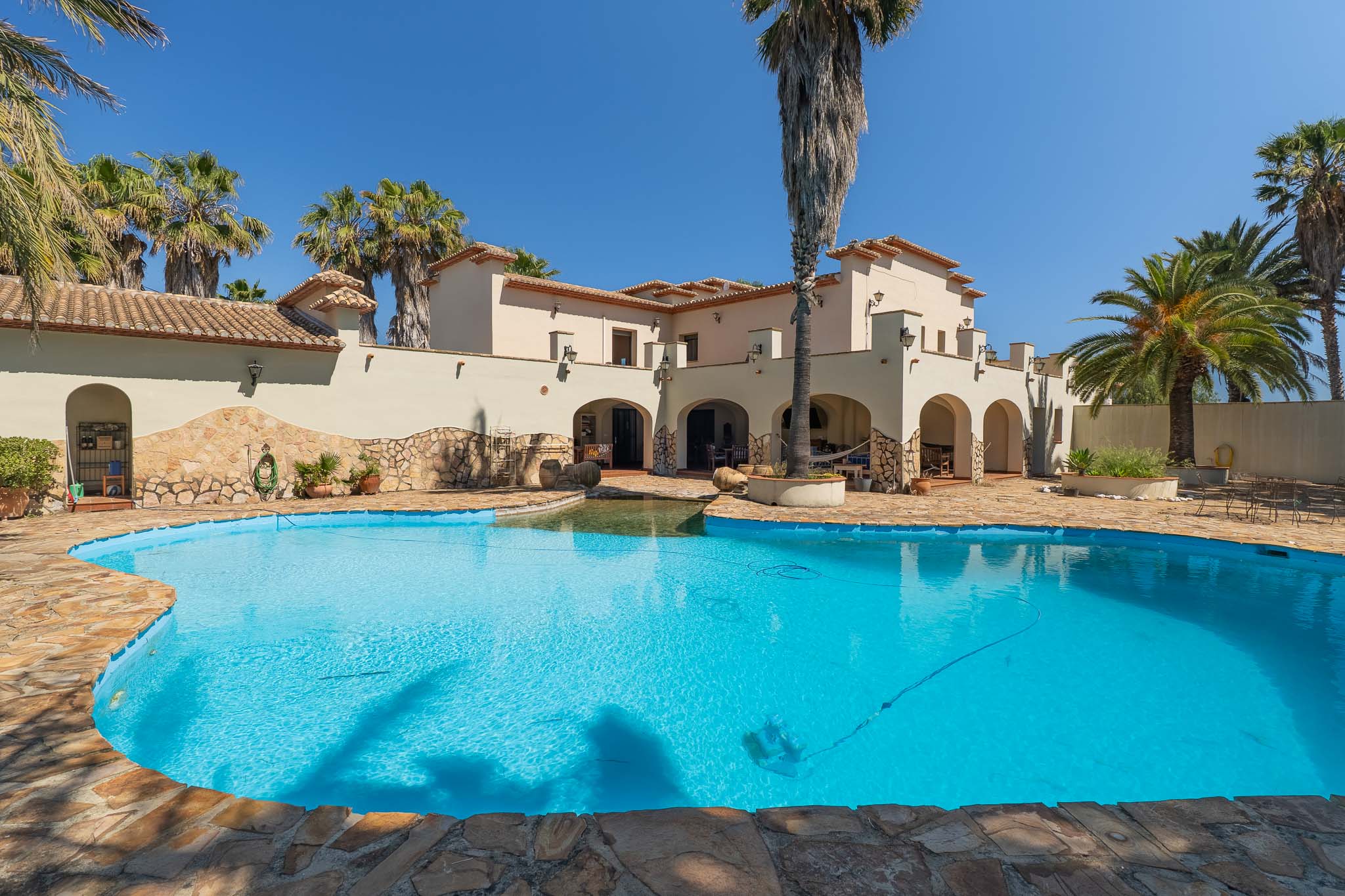 C4XY8336OND Villa te koop in Ondara.