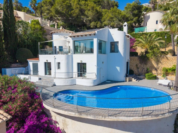 C3XY8339ALT Villa met panoramisch uitzicht op zee te koop in Altea Hills.