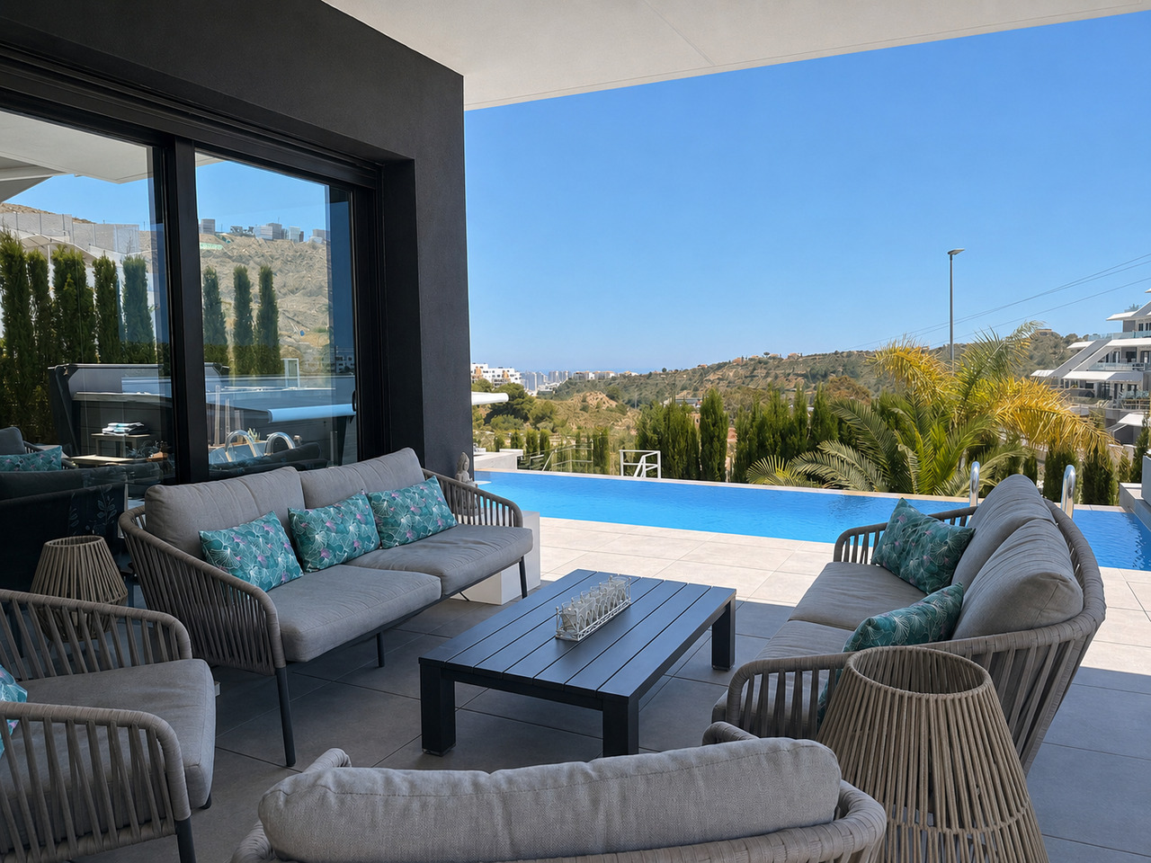 4696FIN_002 4664ALB Geschakelde woning te koop op 200 m van het strand in Albir